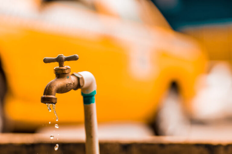5 ways to prevent mold after a water pipe leak